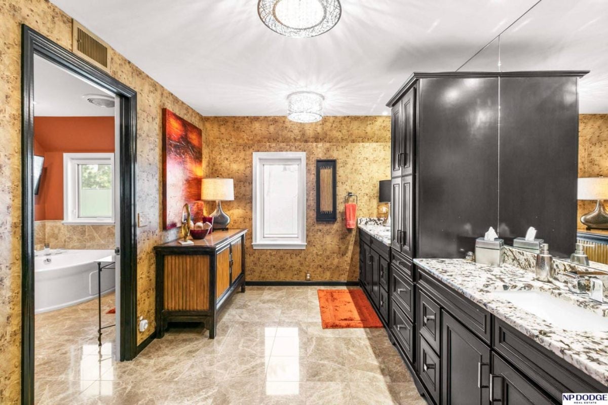9,885 Sq. Ft. Mansion in Omaha, NE ($3,450,000)