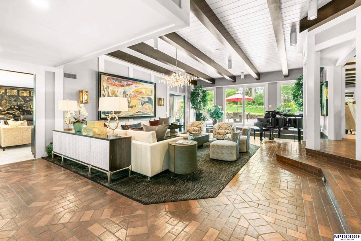 9,885 Sq. Ft. Mansion in Omaha, NE ($3,450,000)