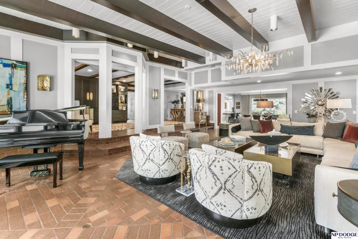 9,885 Sq. Ft. Mansion in Omaha, NE ($3,450,000)