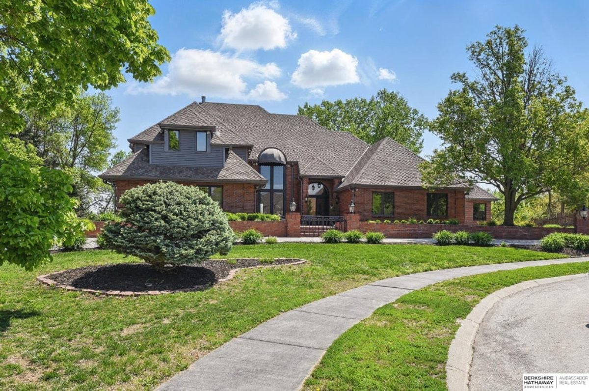8,904 Sq. Ft. Mansion in Omaha, NE ($2,900,000)