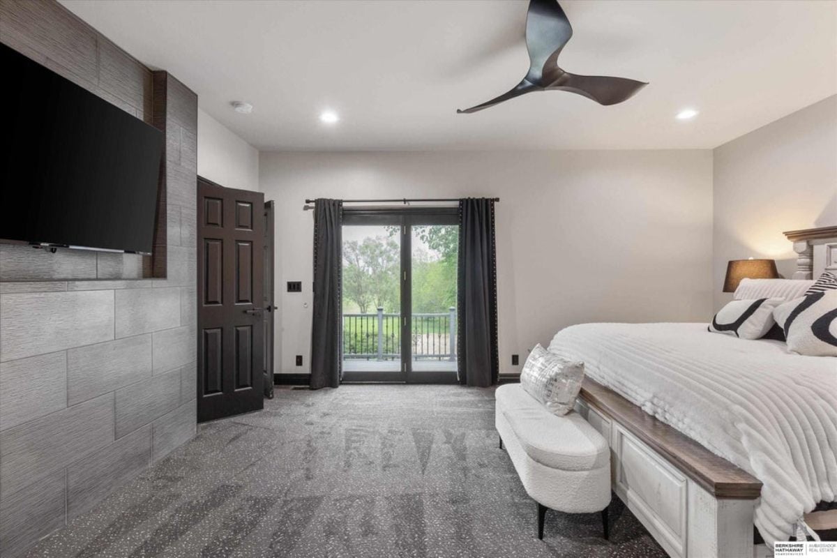 8,904 Sq. Ft. Mansion in Omaha, NE ($2,900,000)