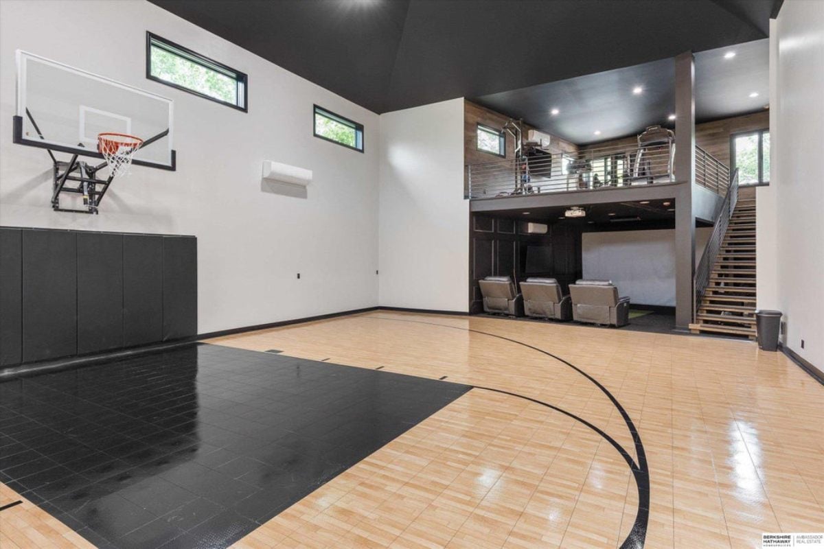 8,904 Sq. Ft. Mansion in Omaha, NE ($2,900,000)