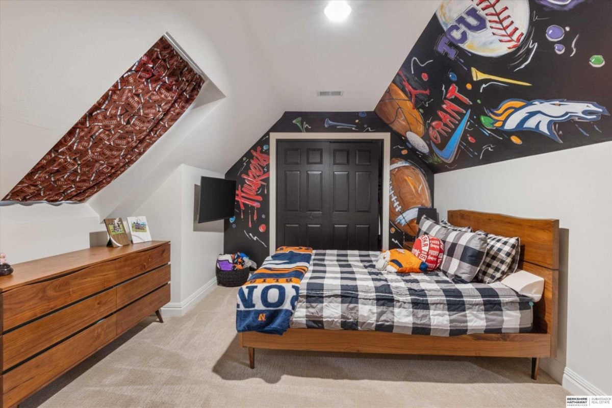 8,904 Sq. Ft. Mansion in Omaha, NE ($2,900,000)