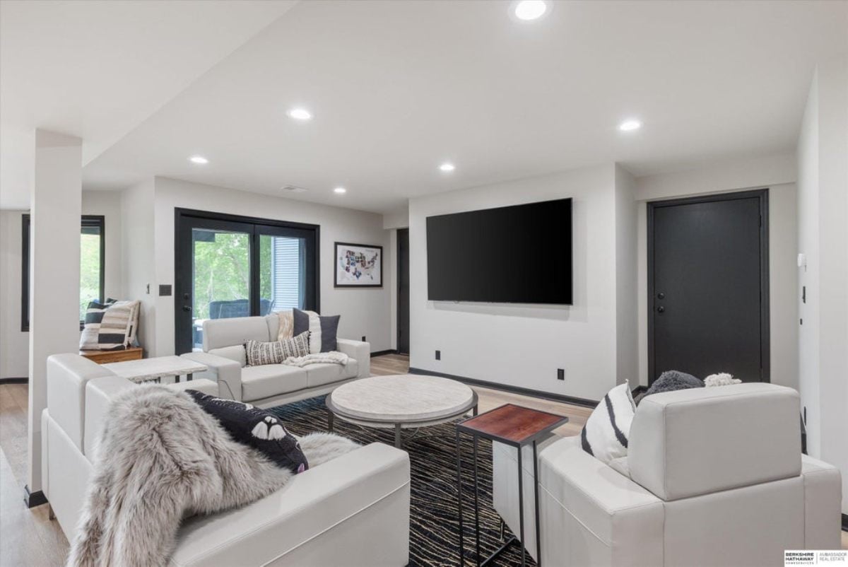 8,904 Sq. Ft. Mansion in Omaha, NE ($2,900,000)