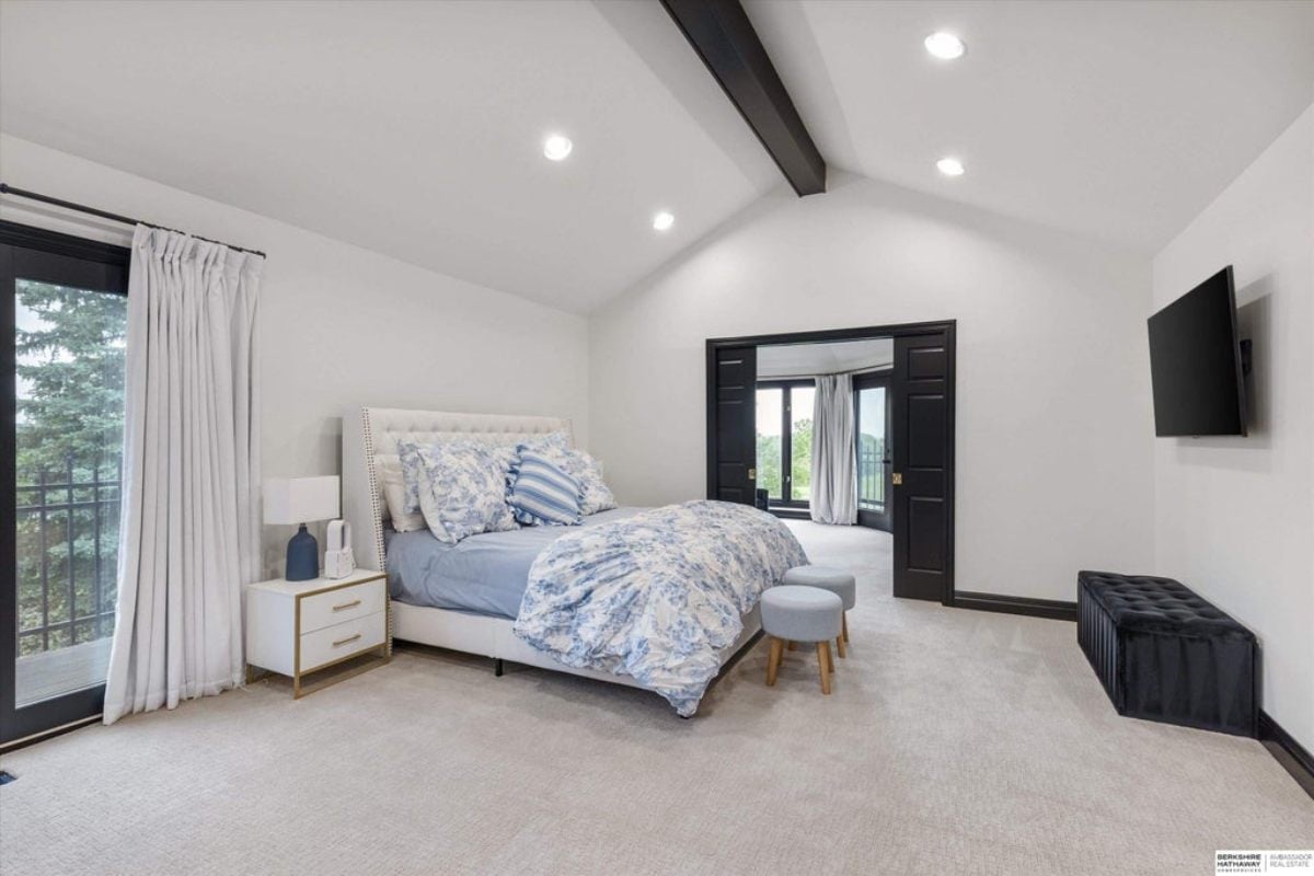 8,904 Sq. Ft. Mansion in Omaha, NE ($2,900,000)v