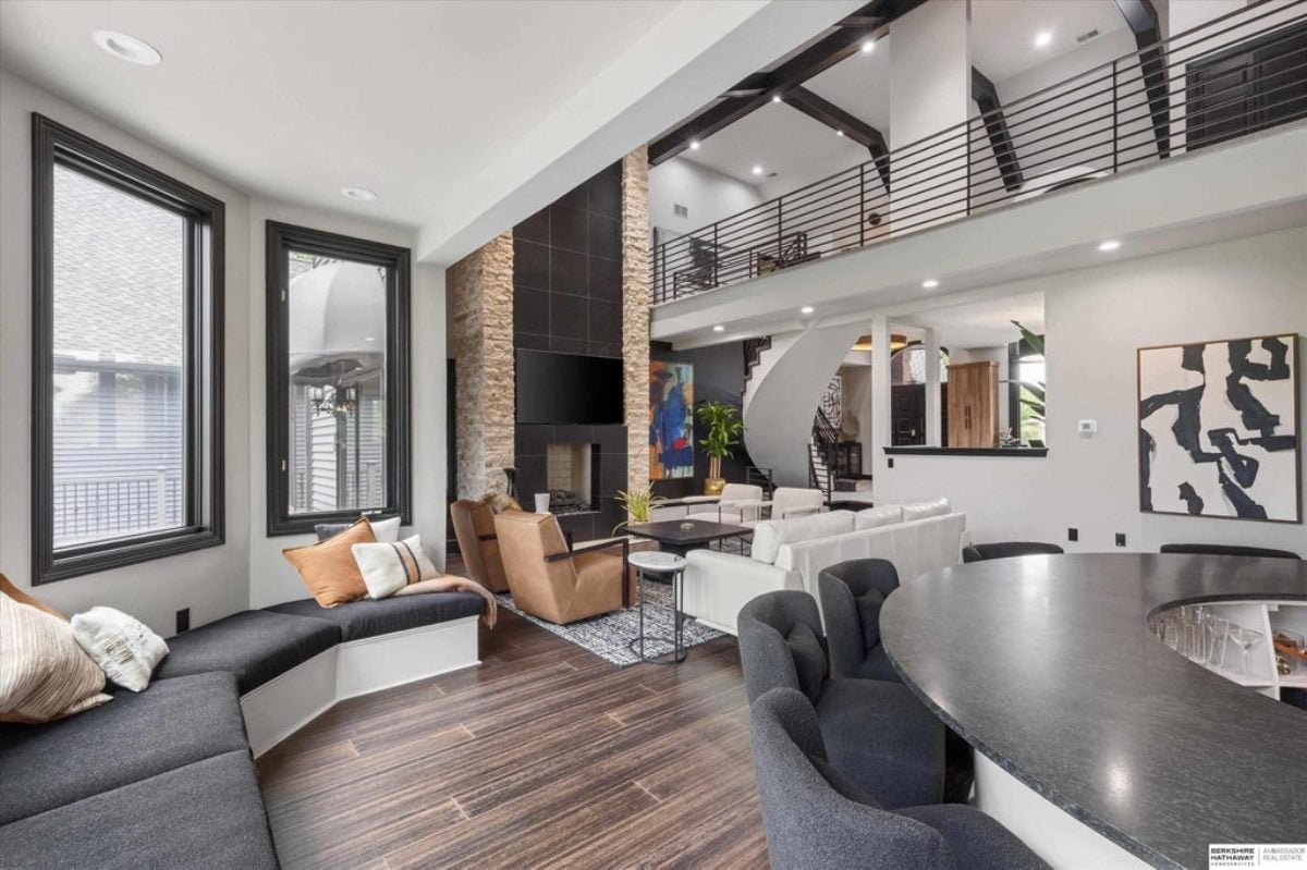 8,904 Sq. Ft. Mansion in Omaha, NE ($2,900,000)