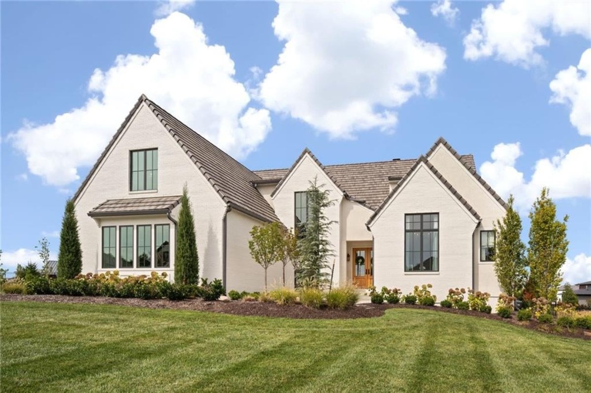 6,281 Sq. Ft. Mansion in Overland Park, KS ($3,500,000)