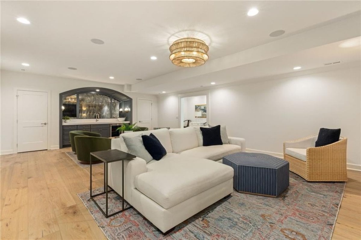 6,281 Sq. Ft. Mansion in Overland Park, KS ($3,500,000)