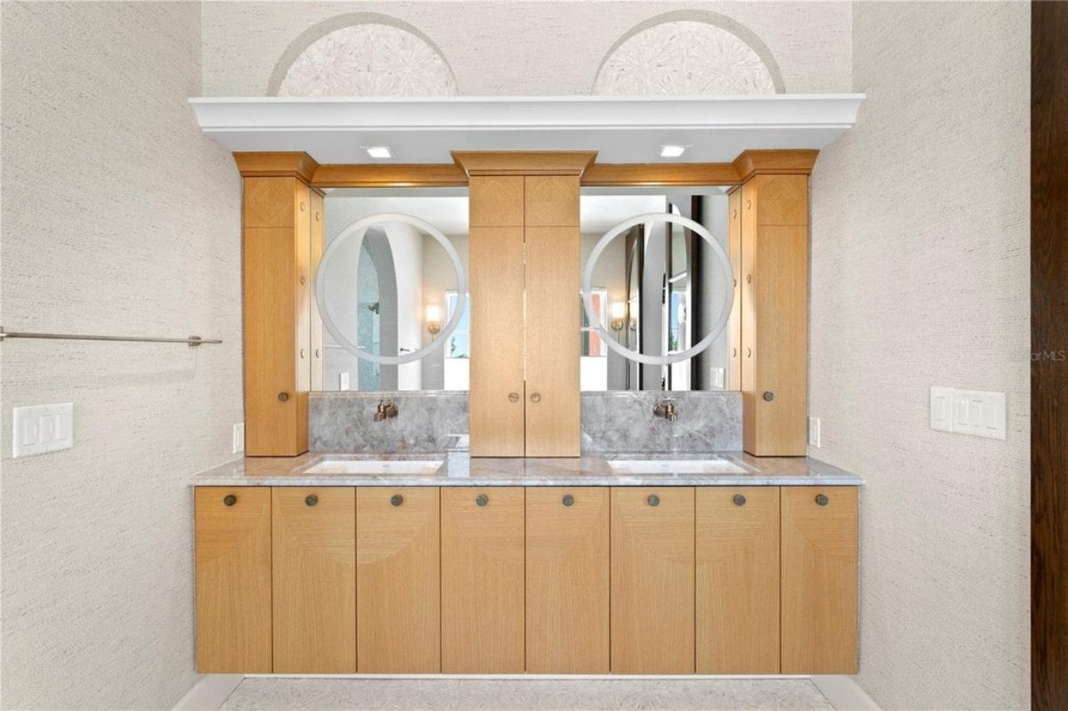 7,101 Sq. Ft. Mansion in Saint Petersburg, FL ($15,000,000)