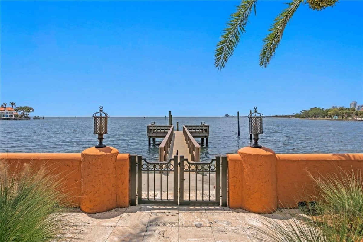 7,101 Sq. Ft. Mansion in Saint Petersburg, FL ($15,000,000)