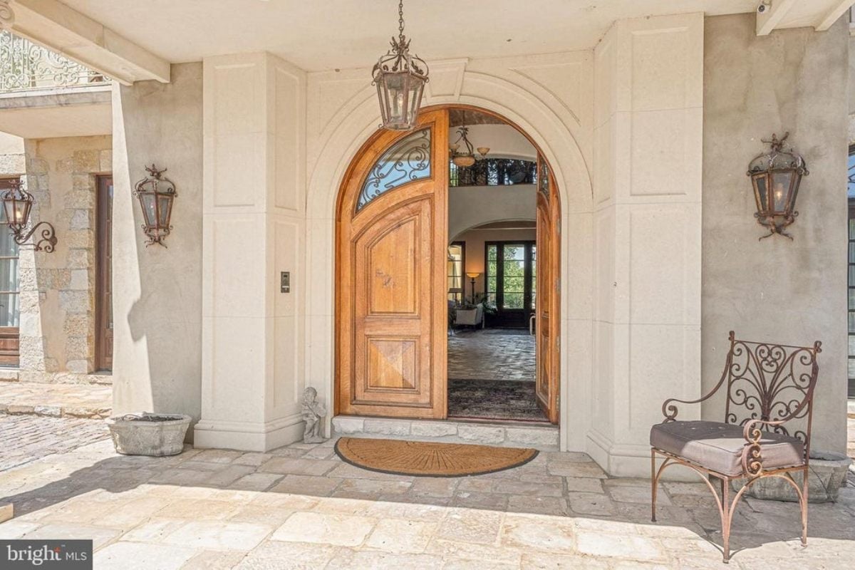 26,716 Sq. Ft. Mansion in Potomac, MD ($9,950,000)