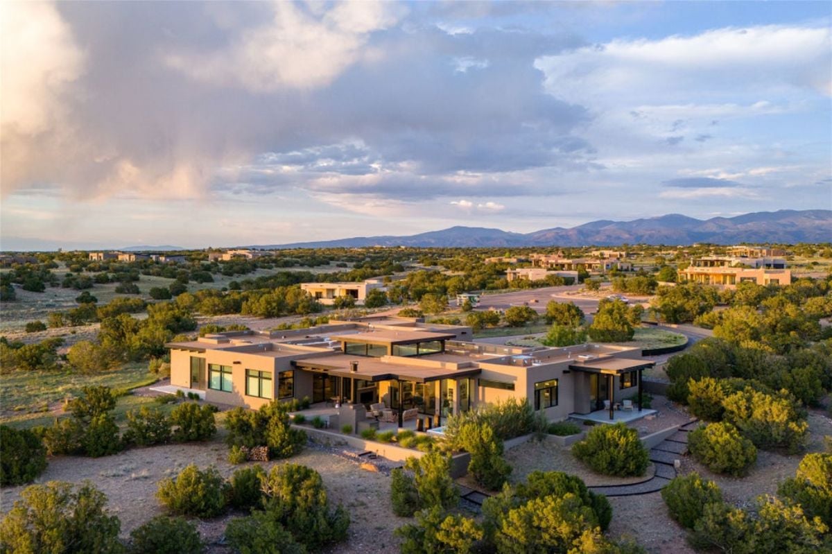 6,677 Sq. Ft. Mansion in Santa Fe, NM ($5,950,000)