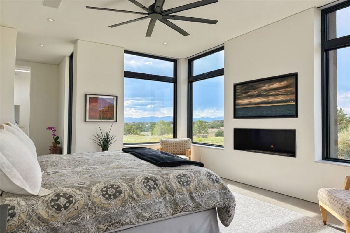 6,677 Sq. Ft. Mansion in Santa Fe, NM ($5,950,000)