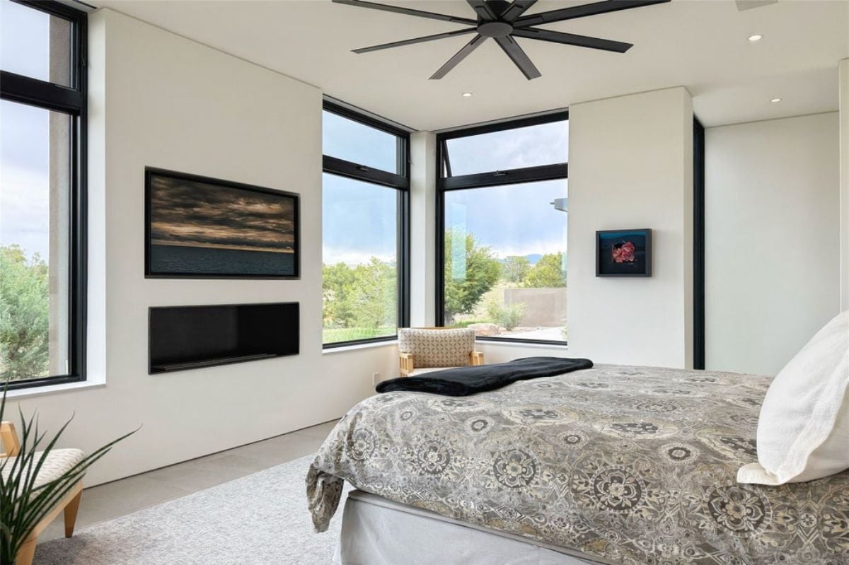 6,677 Sq. Ft. Mansion in Santa Fe, NM ($5,950,000)