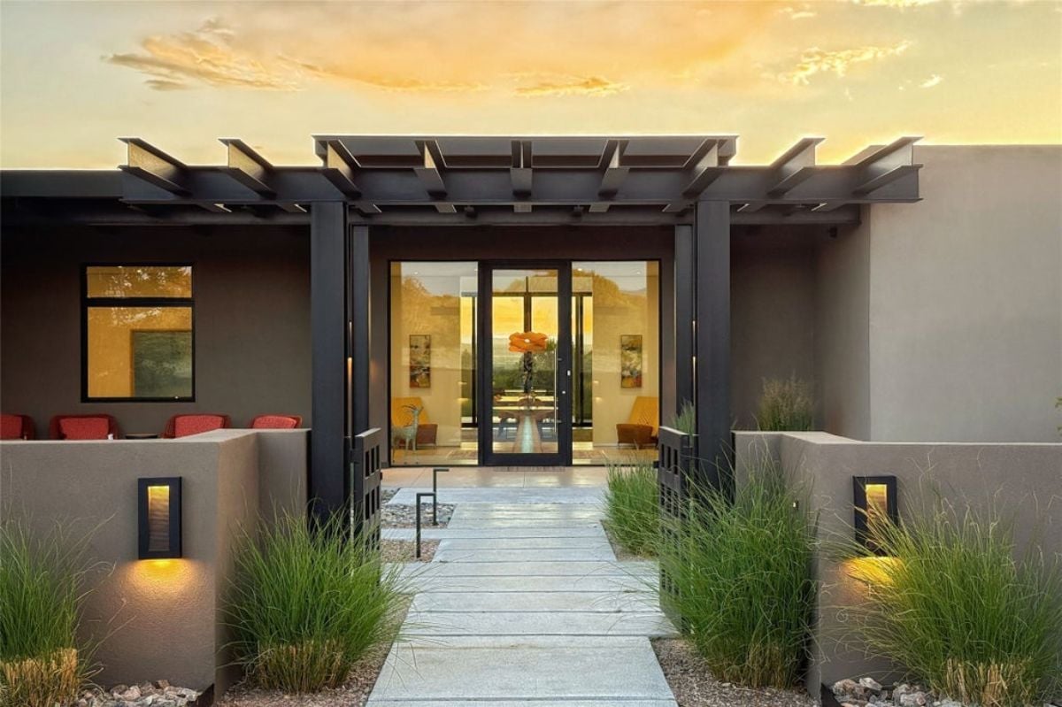 6,677 Sq. Ft. Mansion in Santa Fe, NM ($5,950,000)