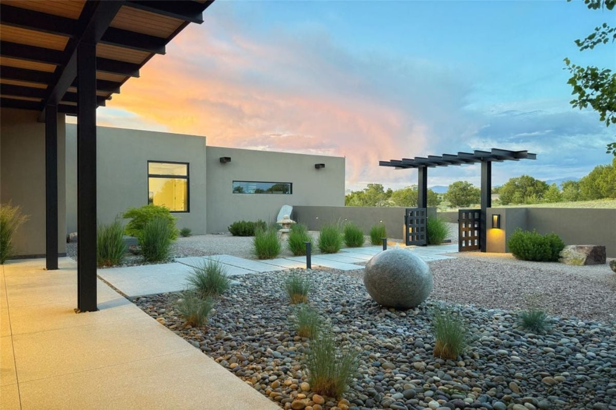 6,677 Sq. Ft. Mansion in Santa Fe, NM ($5,950,000)