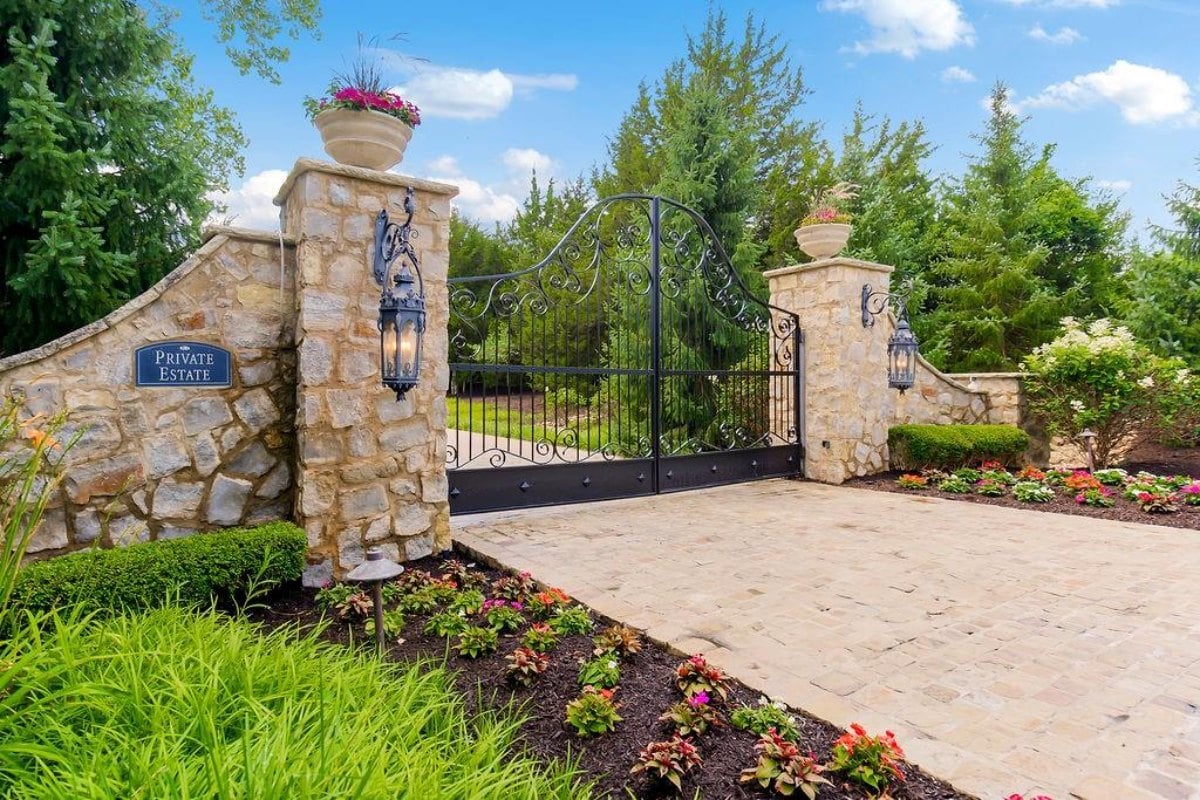 7,332 Sq. Ft. Mansion in Shawnee, KS ($3,895,000)