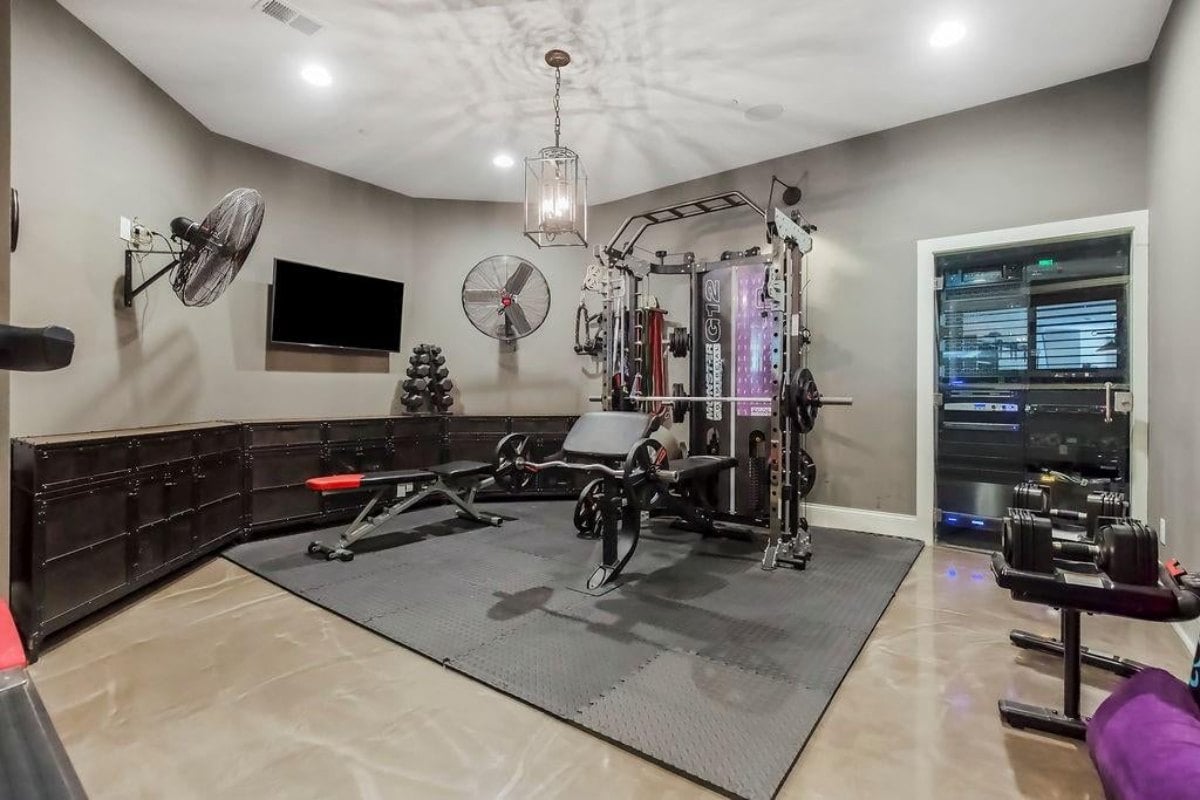 7,332 Sq. Ft. Mansion in Shawnee, KS ($3,895,000)