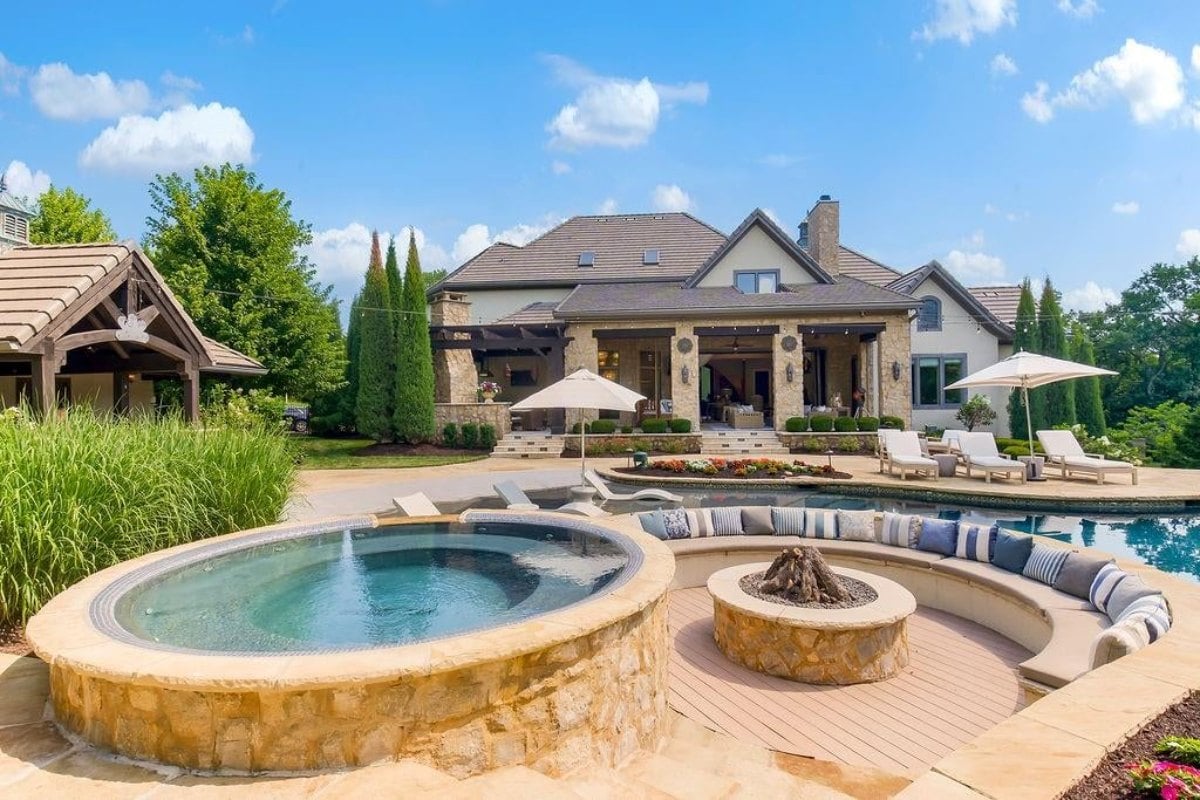 7,332 Sq. Ft. Mansion in Shawnee, KS ($3,895,000)