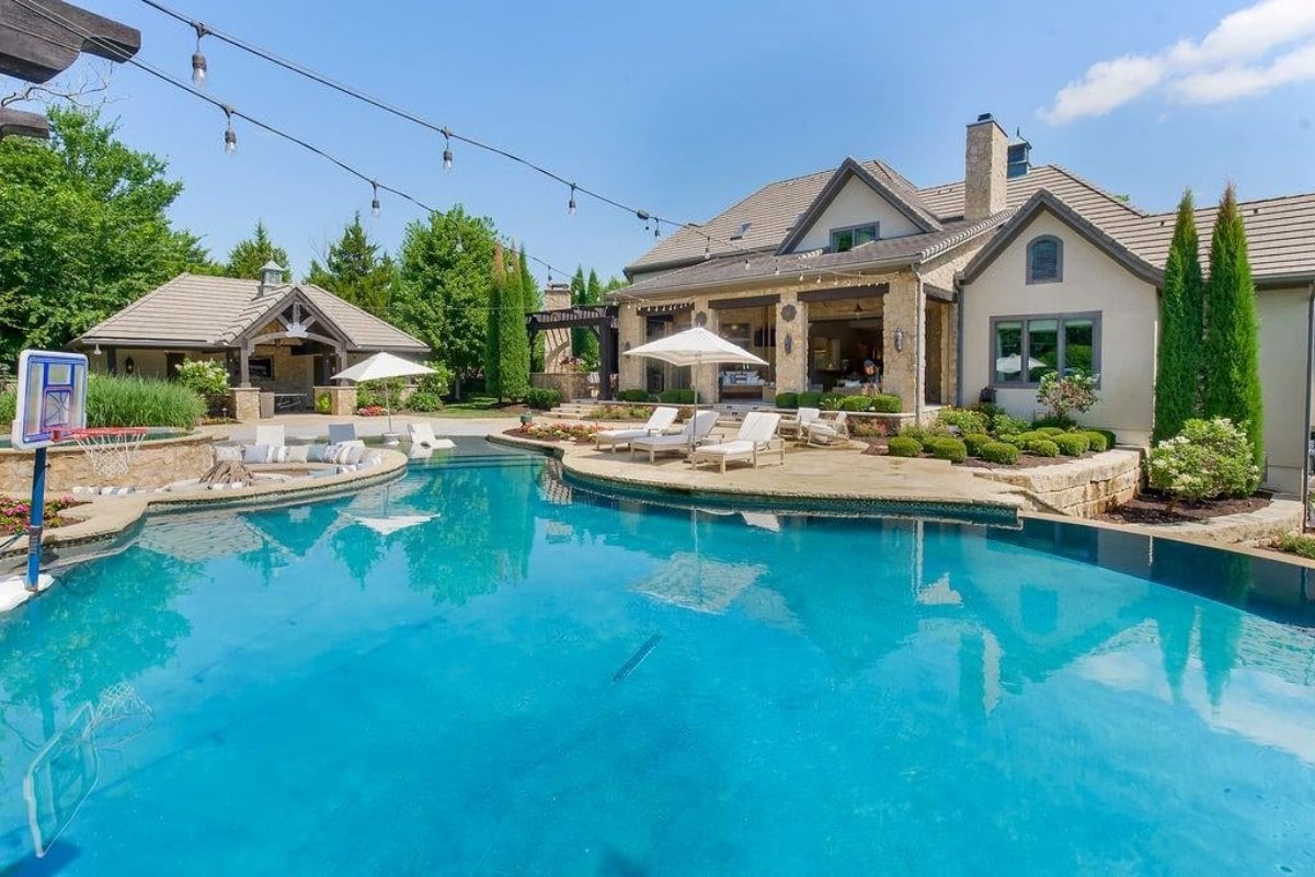 7,332 Sq. Ft. Mansion in Shawnee, KS ($3,895,000)