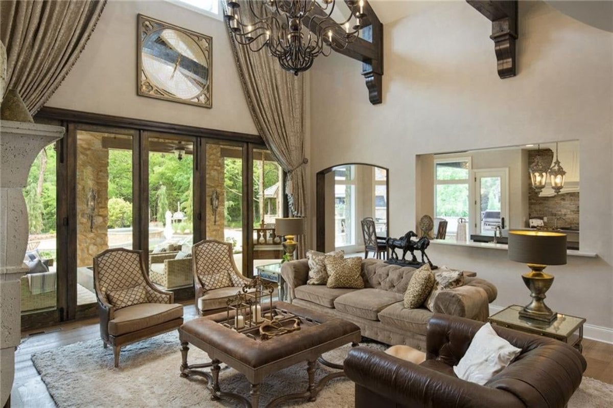 7,332 Sq. Ft. Mansion in Shawnee, KS ($3,895,000)
