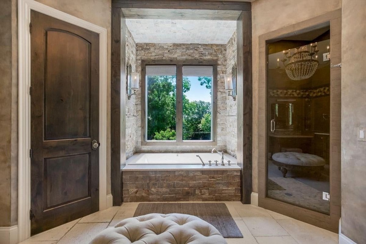 7,332 Sq. Ft. Mansion in Shawnee, KS ($3,895,000)