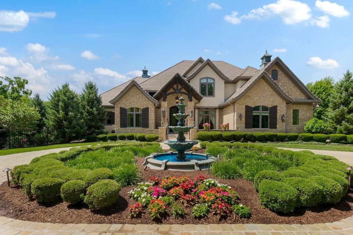 7,332 Sq. Ft. Mansion in Shawnee, KS ($3,895,000)
