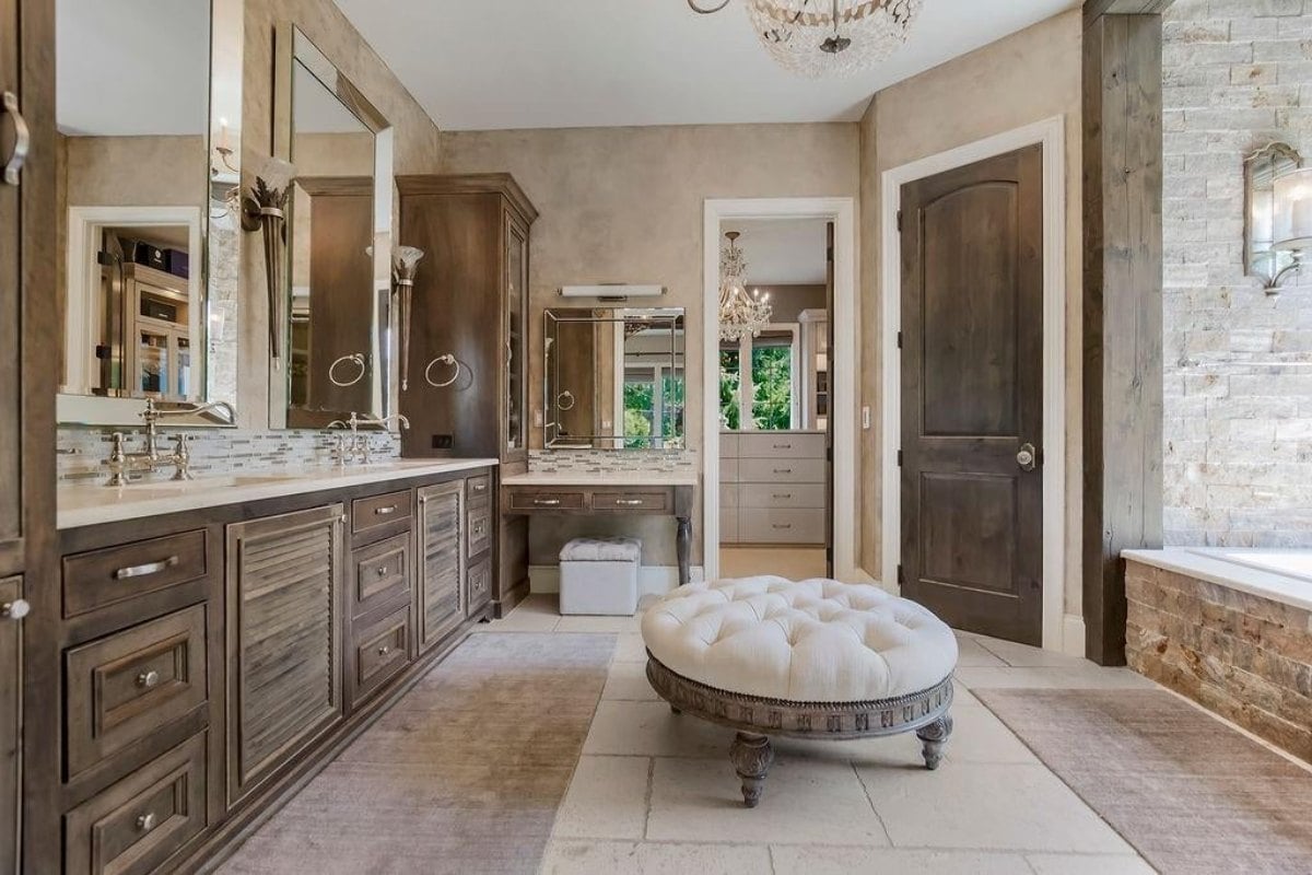 7,332 Sq. Ft. Mansion in Shawnee, KS ($3,895,000)