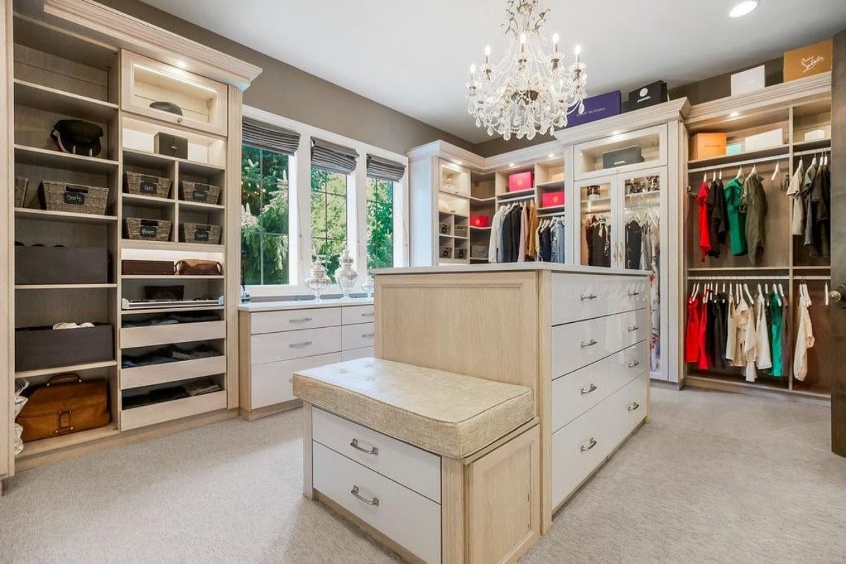 7,332 Sq. Ft. Mansion in Shawnee, KS ($3,895,000)