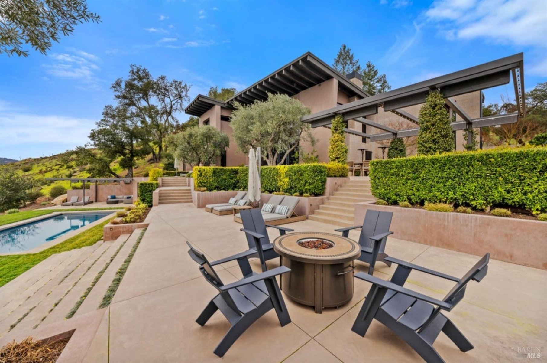 4,320 Sq. Ft. Mansion in St. Helena, CA ($13,000,000)