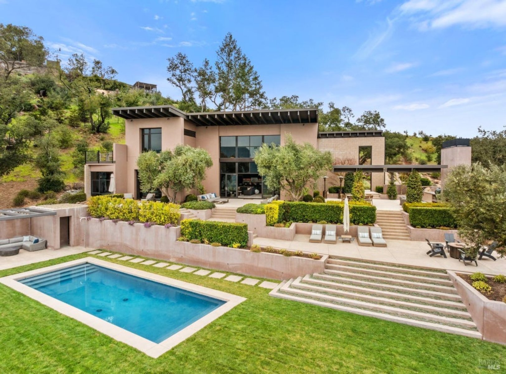 4,320 Sq. Ft. Mansion in St. Helena, CA ($13,000,000)