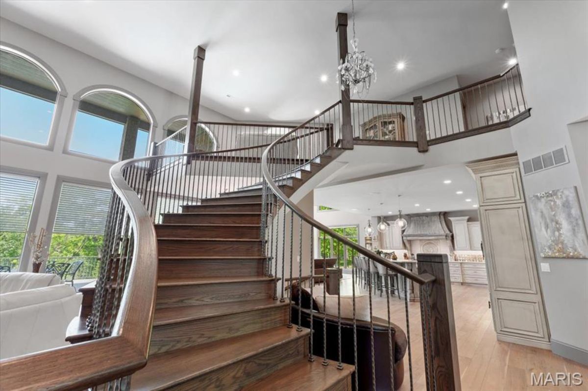 10,590 Sq. Ft. Mansion in St. Louis ($5,125,000)