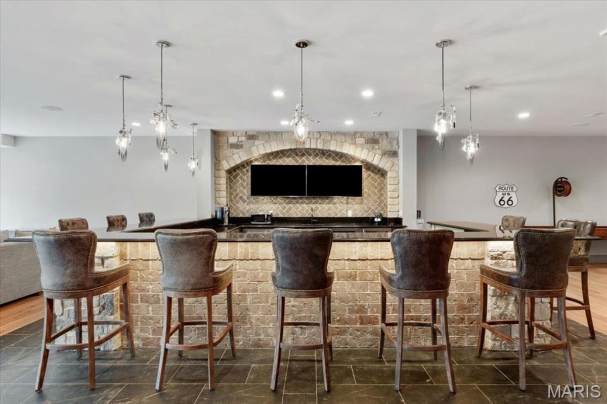 10,590 Sq. Ft. Mansion in St. Louis ($5,125,000)