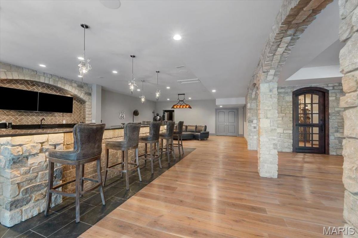 10,590 Sq. Ft. Mansion in St. Louis ($5,125,000)