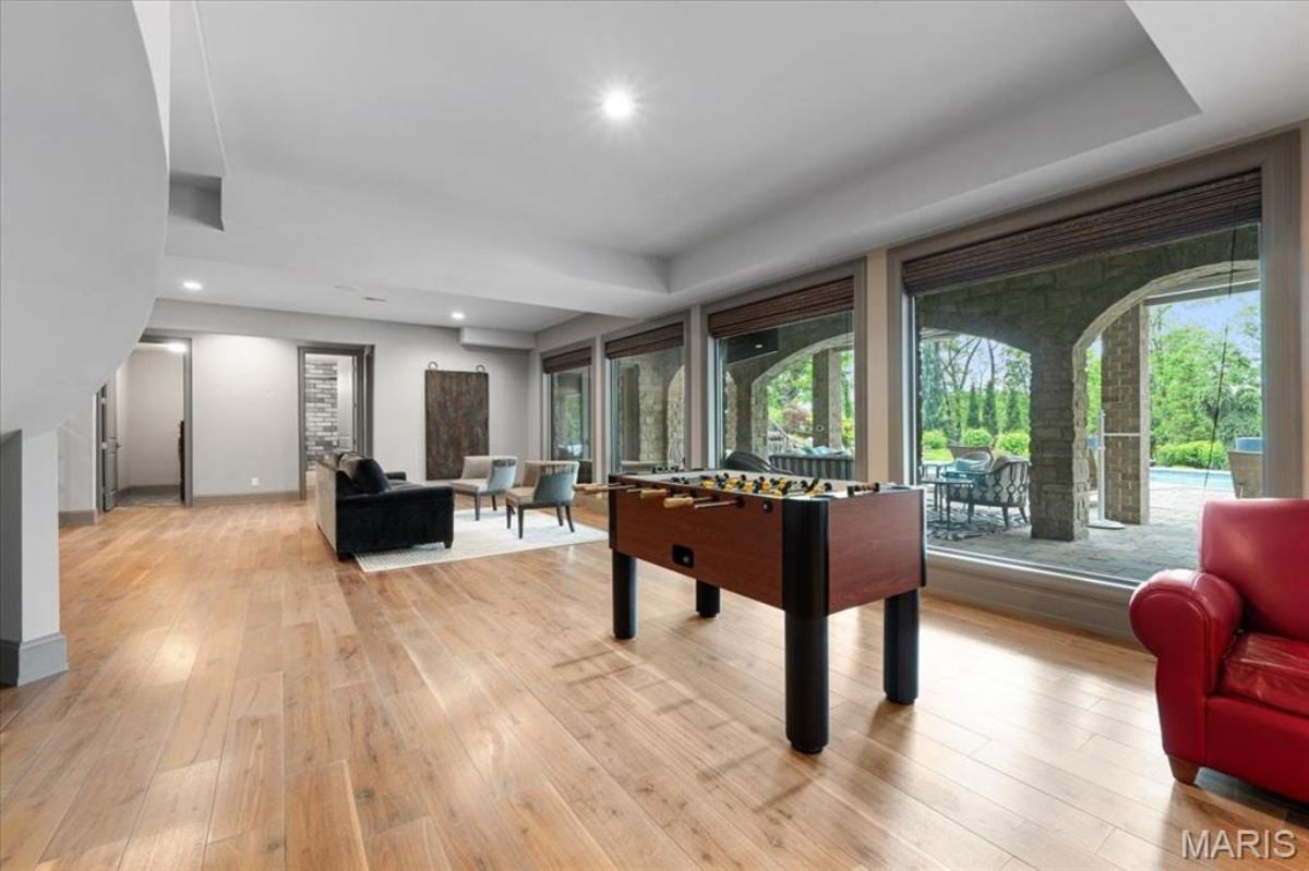 10,590 Sq. Ft. Mansion in St. Louis ($5,125,000)