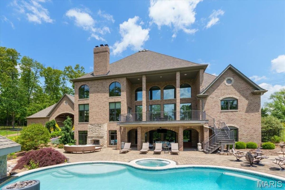 10,590 Sq. Ft. Mansion in St. Louis ($5,125,000)