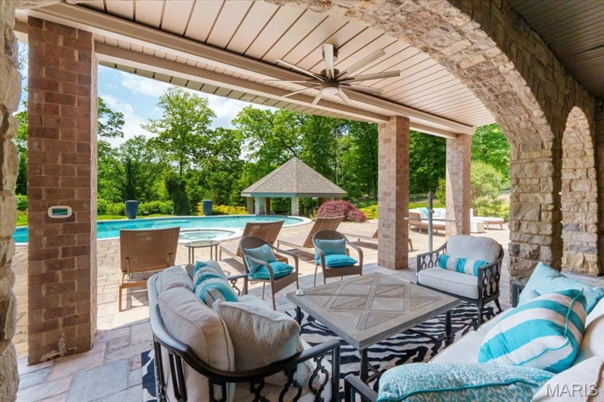 10,590 Sq. Ft. Mansion in St. Louis ($5,125,000)