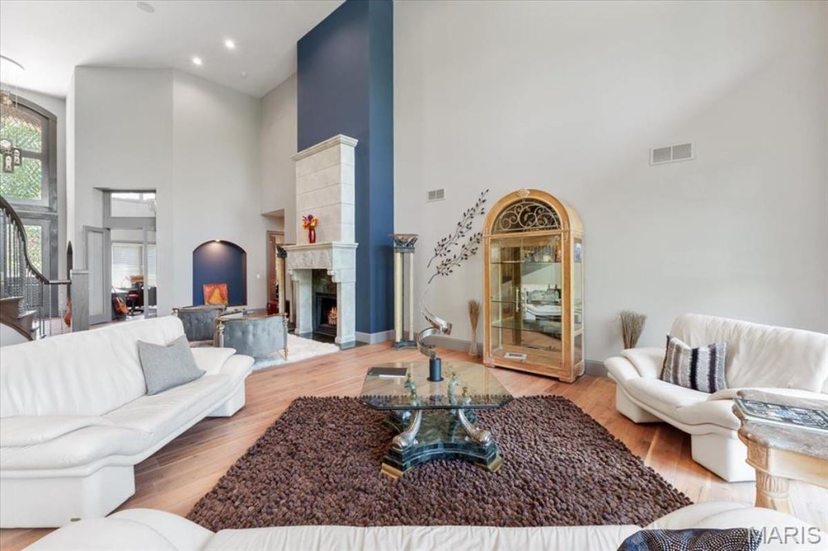 10,590 Sq. Ft. Mansion in St. Louis ($5,125,000)
