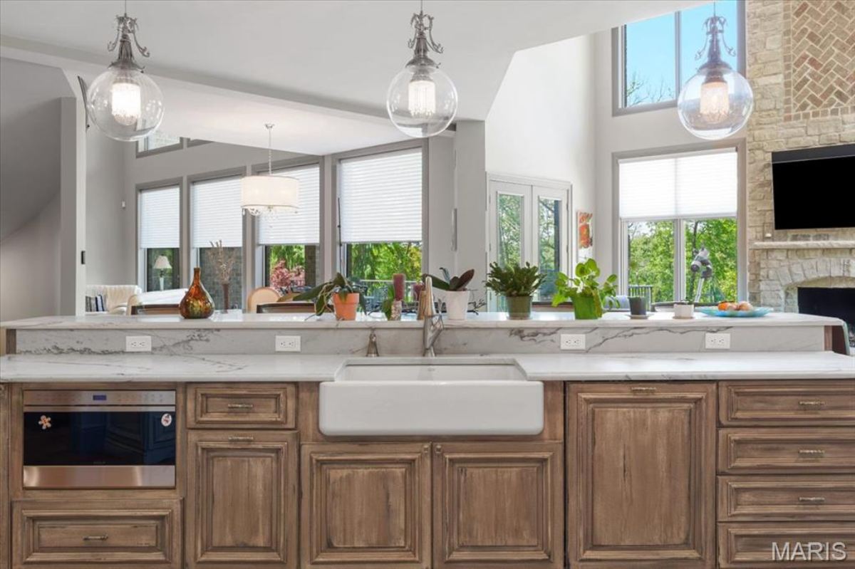 10,590 Sq. Ft. Mansion in St. Louis ($5,125,000)