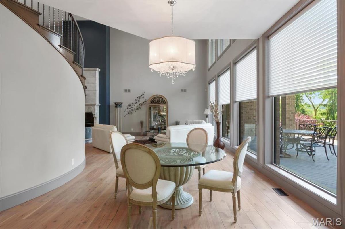 10,590 Sq. Ft. Mansion in St. Louis ($5,125,000)