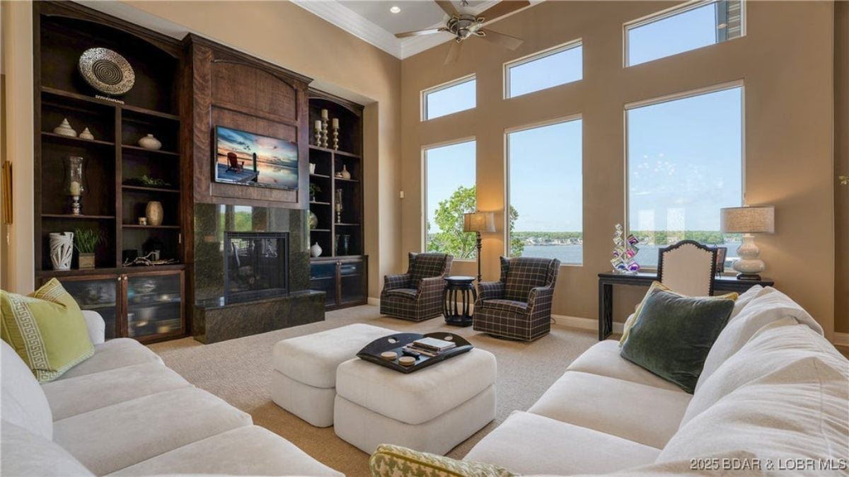 9,332 Sq. Ft. Mansion in Sunrise Beach, MO ($5,500,000)
