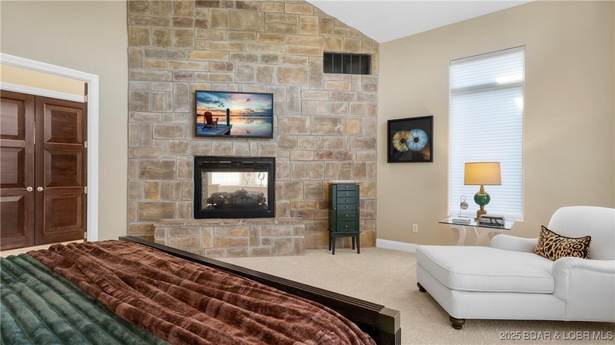 9,332 Sq. Ft. Mansion in Sunrise Beach, MO ($5,500,000)