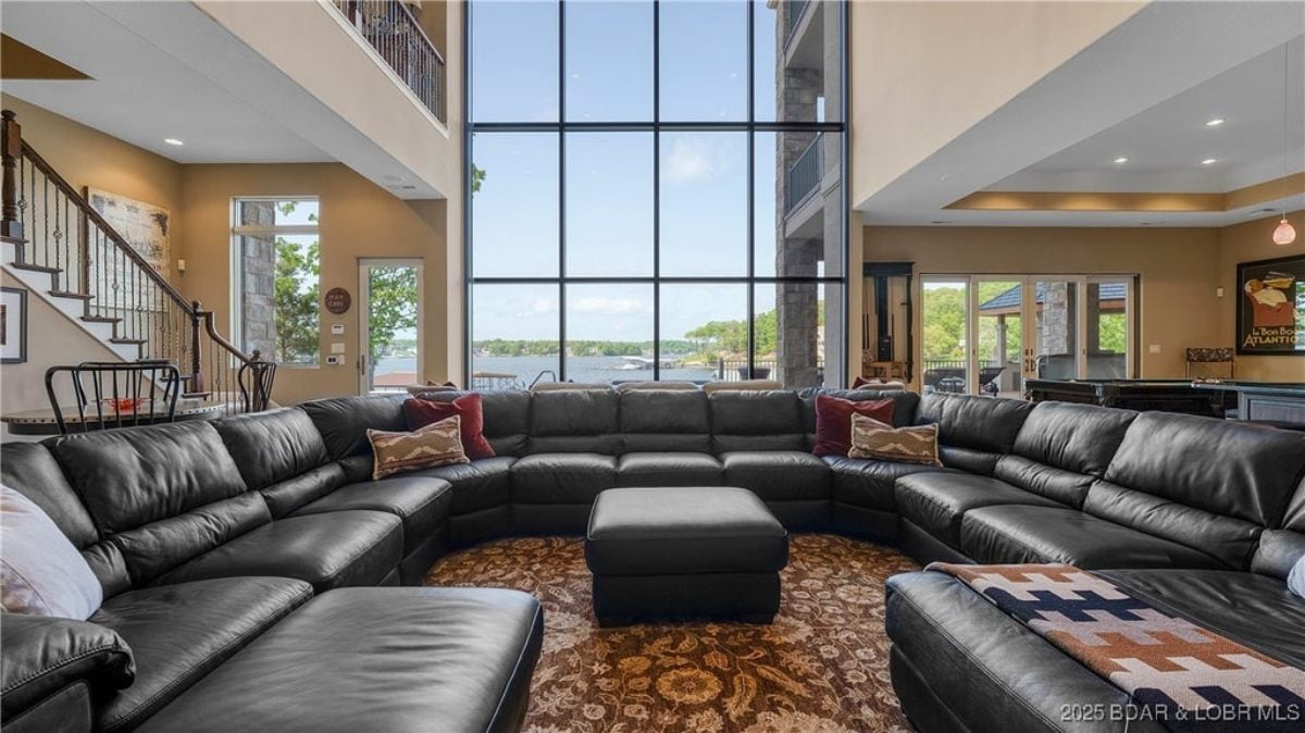 9,332 Sq. Ft. Mansion in Sunrise Beach, MO ($5,500,000)