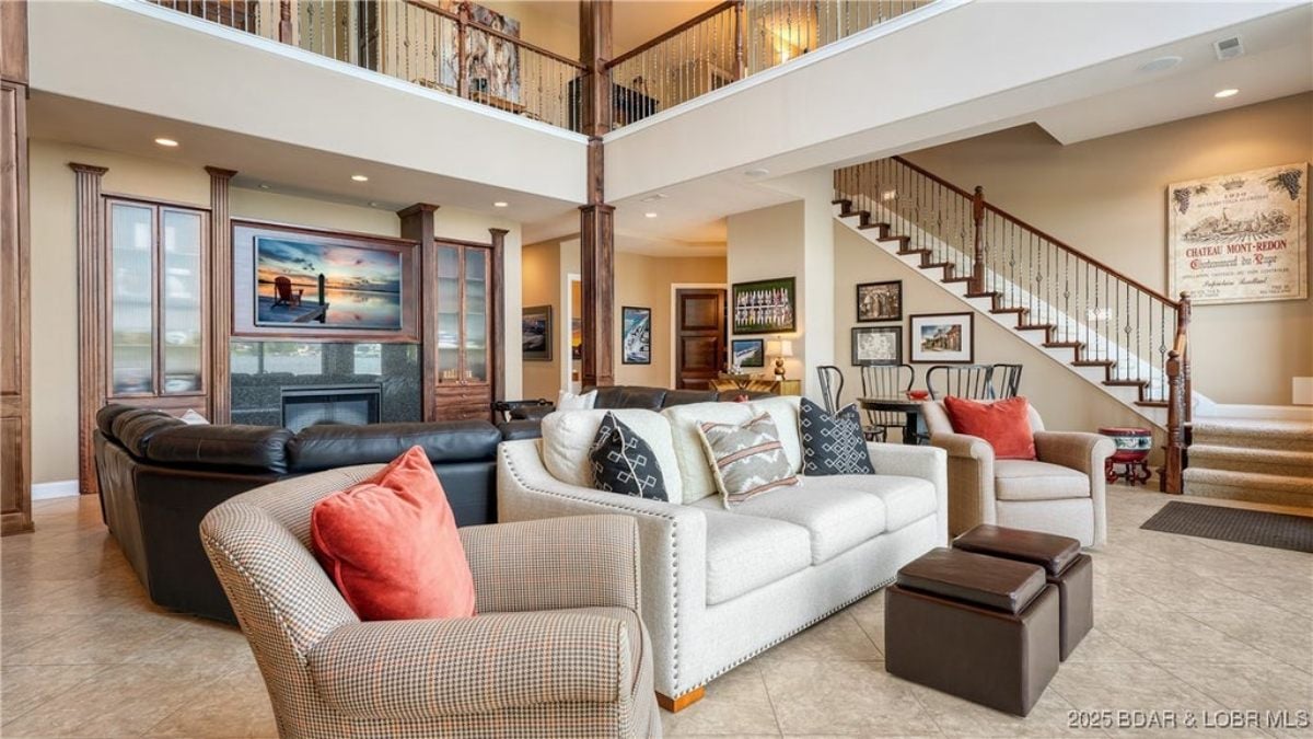 9,332 Sq. Ft. Mansion in Sunrise Beach, MO ($5,500,000)