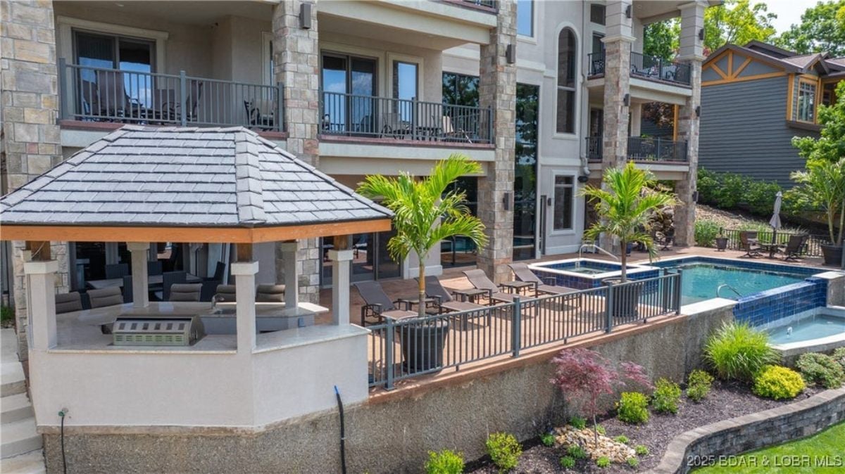 9,332 Sq. Ft. Mansion in Sunrise Beach, MO ($5,500,000)