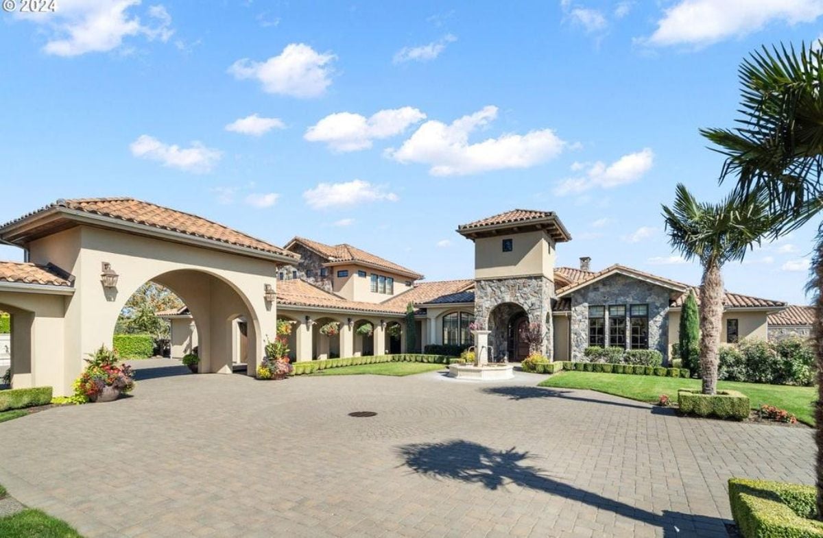 6,500 Sq. Ft. Mansion in West Linn, OR ($5,500,000)