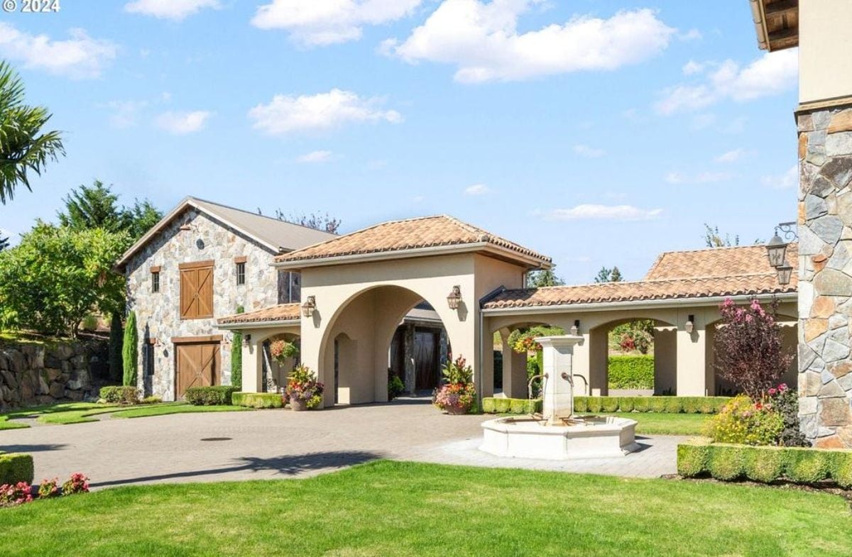 6,500 Sq. Ft. Mansion in West Linn, OR ($5,500,000)