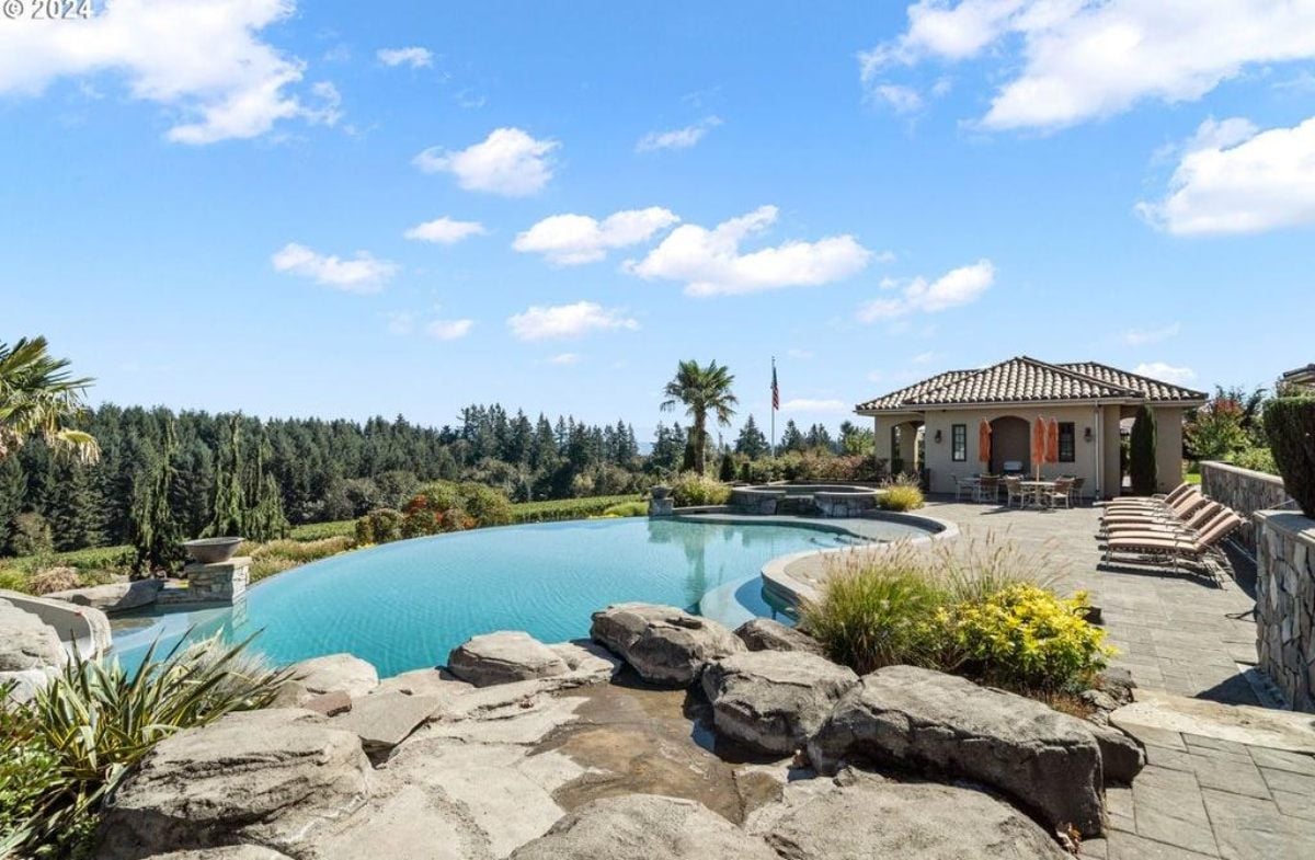 6,500 Sq. Ft. Mansion in West Linn, OR ($5,500,000)