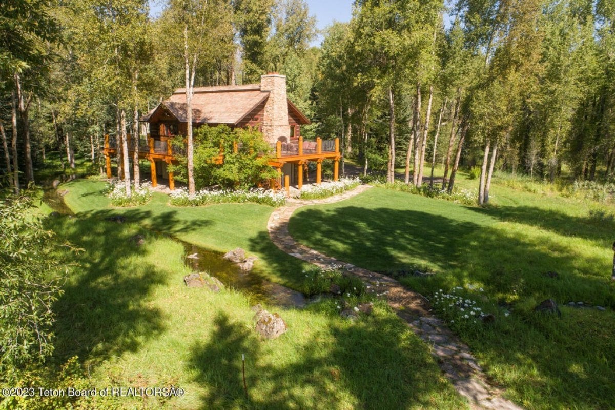 7,002 Sq. Ft. Mansion in Wilson, WY ($20,750,000)