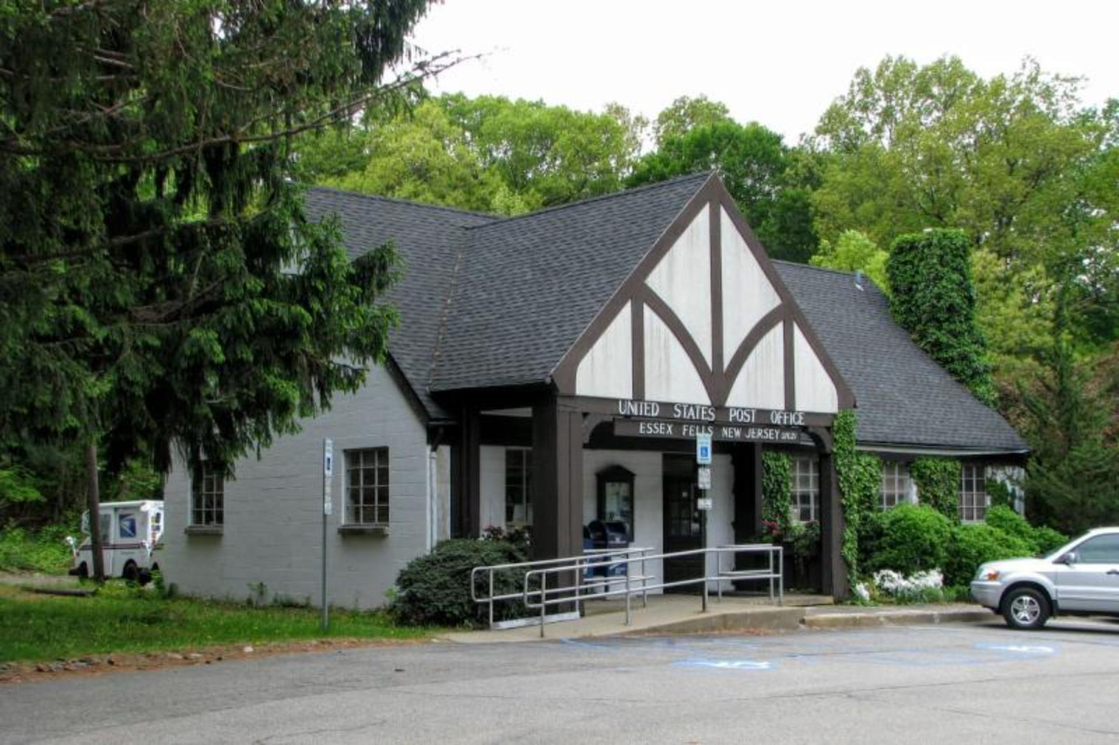 Essex Fells Town Image